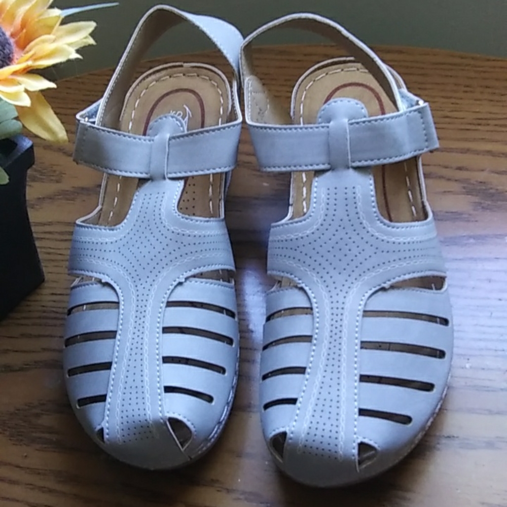 Brand New SHIBEVER Sandals
